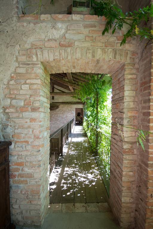 Locanda Dei Melograni Gossolengo Exterior foto